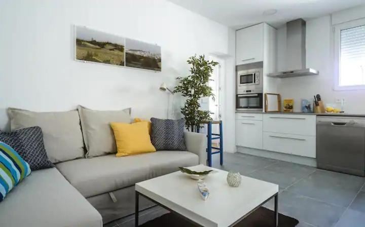 Apartamento Con Terraza Vistas Al Mar. 科尼尔-德拉弗龙特拉 外观 照片